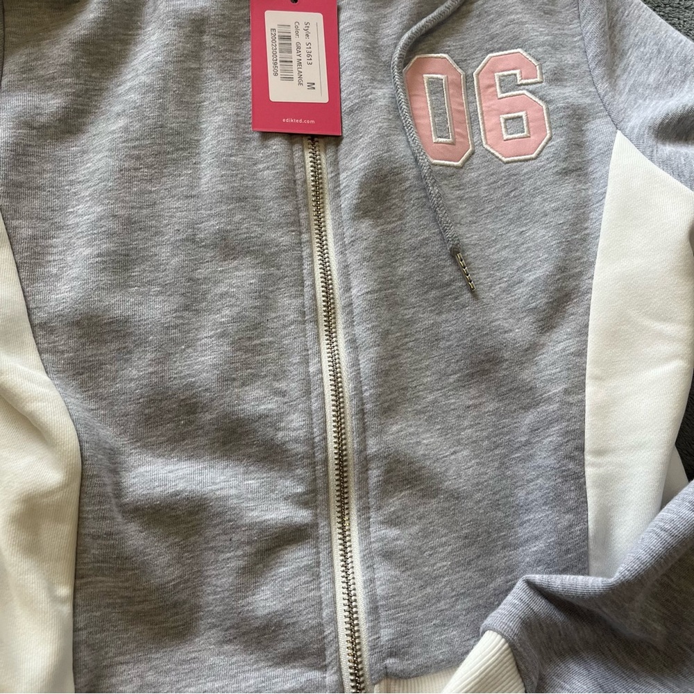 🚫SOLD🚫EDIKTED LOW RISE SWEATSHORTS AND HOODIE💕 - Picture 8 of 9
